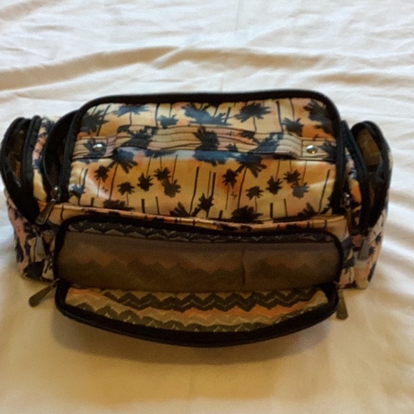 LUG Tropical Palm Tree Print Travel Bag - Picture 7 of 10